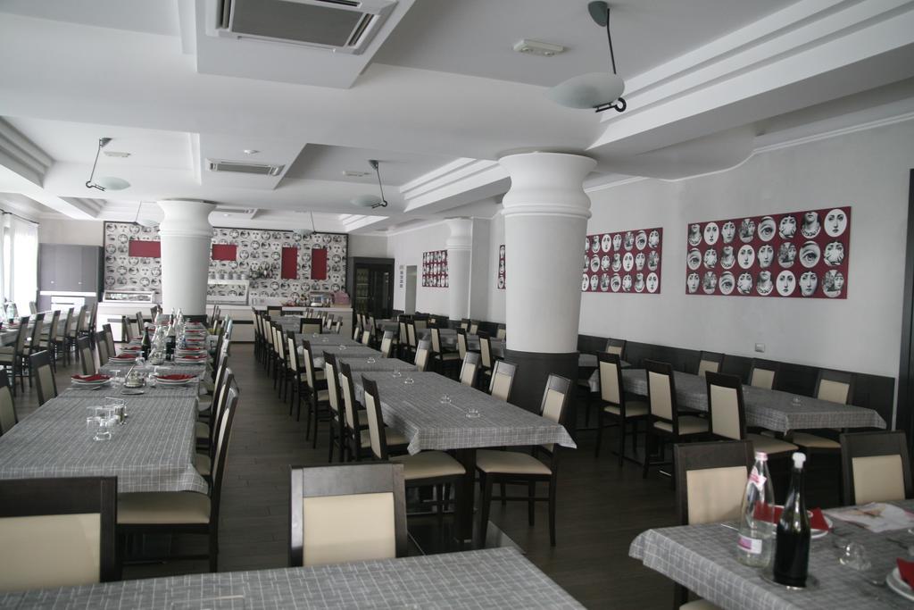 Hotel Stanchini Беллария-Иджеа-Марина Экстерьер фото