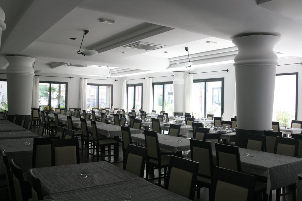 Hotel Stanchini Беллария-Иджеа-Марина Экстерьер фото